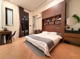 HyggeLiVE Good soundproofing Near the subway, US Consulate, Nanjing Road Jing'an Temple business district Convenient transportation Courtyard music