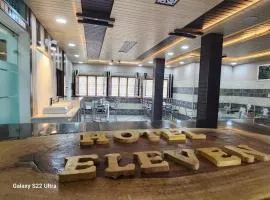 Hotel Eleven Guest House & Restaurant