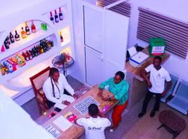 G Point Hotel, hotel u gradu Mama