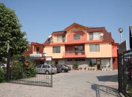 Hotel Racic Self-Check In – hotel w mieście Wojwodinowo