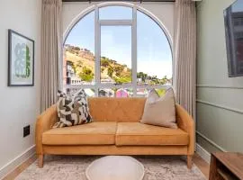 Valour Luxe Studio with Views