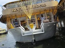 Royal Carribean HOUSEBOAT