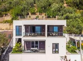 Exclusive Seafront Apartments Apartment 3 by PikHost