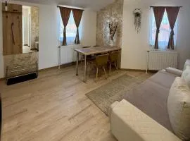 Jokai Apartments Nr9, code entry