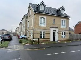 Spacious 5 Bedroom Home in Langley