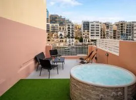 Sumptuous 2 bedrooms townhouse with large roof top terrace, hot tub & sea view GOSTJ-2