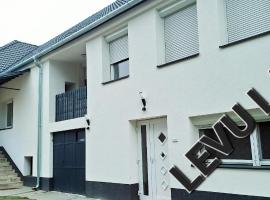 Levu Lak, Hotel in Kapuvár