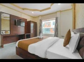 Ganga Palace Near Vishwakarmaghat