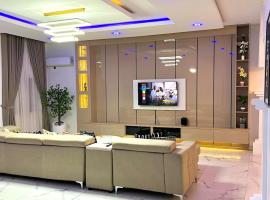 2-BR Apartment in Gwarinpa, Abuja, 24hr Power, WiFi, PS5, Snooker, Table tennis, отель в Абудже
