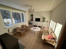 Apartment with sauna and fireplace, hotel v mestu Viitna