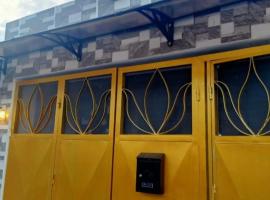 Experience the Gold House, hotel in Mabalacat