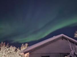 Cozy House in Tromsø - Near City Center, Ideal for Families & Groups, Hotel in Tromsø