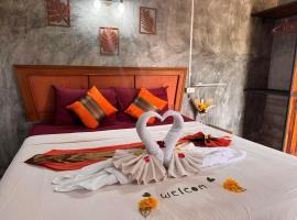 Lanta natural hut garden, &kappa;ά&mu;&pi;&iota;&nu;&gamma;&kappa; &sigma;&tau;&omicron; &Kappa;&omicron; &Lambda;&alpha;&nu;&tau;ά