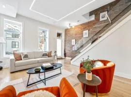 Sleeps 12 Downtown Entire home with rooftop