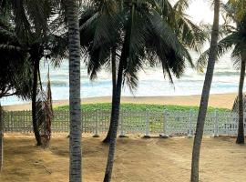 CocoBaru - Private Beachfront Entire Villa, Hotel in Marawila