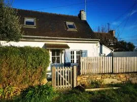 Maison de pêcheur calme à Trégastel avec jardin clos, proches commerces et plage, 3 pers, 3 étoiles - FR-1-542-51