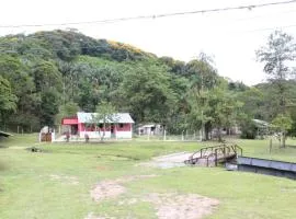 Casa de Campo com Churrasqueira e Fogao a Lenha