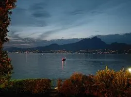 Charming Apartment with Lake View