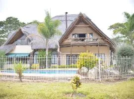 4 Bed Thatched Double Storey with pool No events or Parties