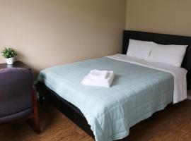 Quiet, clean and comfortable room, hotel near Fremont Bridge, Seattle