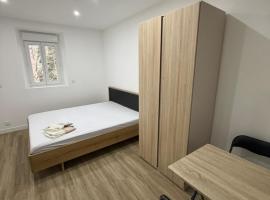 STUDIO deux NEUF A CROSNE, hotel di Crosne