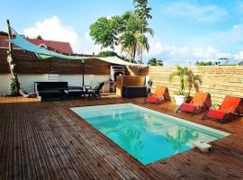 Gîtes l'orée Bleue: Sainte-Rose şehrinde bir otel