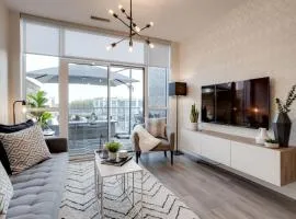 Lovely Open Concept Friday Harbor Resort Condo