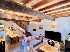 Charmante maison au cœur de Lectoure - Parking, hotel a Lectoure