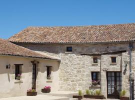 Manoir Les Touches - Gîtes, hotel din Doué-la-Fontaine