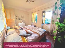 Le Chant des Sources, G&icirc;tes et Chambres d'h&ocirc;tes avec Vue, &agrave; Gimel-les-Cascades, alojamento em Gimel