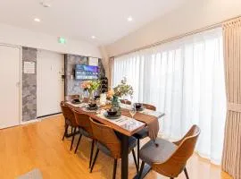 80m to Aoto Station Elevator Access 35 Min Direct to Haneda Airport Direct Train to Narita Airport Easy Access to Ginza Asakusa Disney Skytree Convenience Store and Pharmacy Downstairs