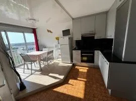 AIG 59 – Studio avec 2 cabines – Résidence Grand Sud – Gruissan – 4 personnes