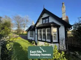 The Lodge House - By Elie