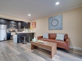 2 Mi to Dtwn Pleasanton Condo with Pool Access, Hotel in Pleasanton