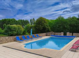 Gites Le Chezeau, Hotel in Saint-Amand-Magnazeix