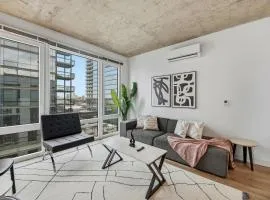 Envitae Hotel 4BR Modern Sleek Apartment