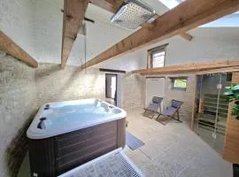 Maison spacieuse climatisée, spa et pétanque pour 6 pers