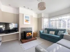 Charming 3 Bed Home in Churchdown with Hot Tub