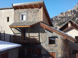 Maison à Briançon، فندق في بريانسو