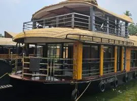 Jalapriya premium houseboat