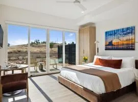 Modern Chalet w Stunning Mountain Views