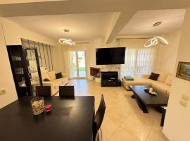 Villa Mickey, hotel com banheiras de hidromassagem em Chaniotis