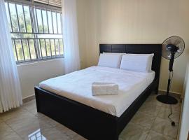 One bedroom apartment in Jinja with Lake Victoria views, hotelli kohteessa Jinja