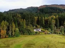 3 Bed House - Mountain Views Firepit Bbq