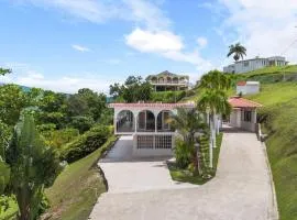 Montmare Exclusive Paradise Getaway Villa with Pool