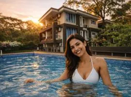 Elegant 4Bhk Stay With Pool Near Beaches 2BHKX2