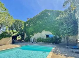 Villa authentique du 17e siècle avec piscine privée, hotel ad Albaron