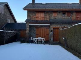 Charme montagnard à Llívia, отель в городе Льивия