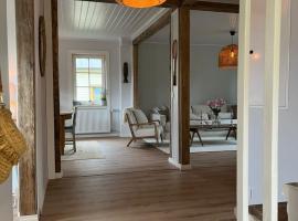 Cozy big villa in Hanko, hotel a Hanko