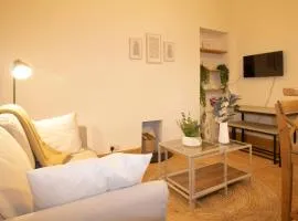 Traditional 2 Bedroom, Stirling.